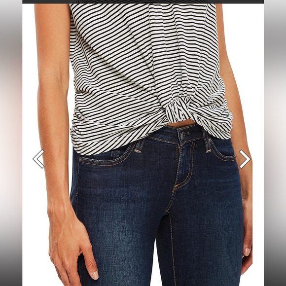 Frame rolled knot tee - Picture 11 of 11